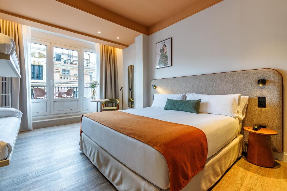 Deluxe Room with Terrace (4 Adults) interior