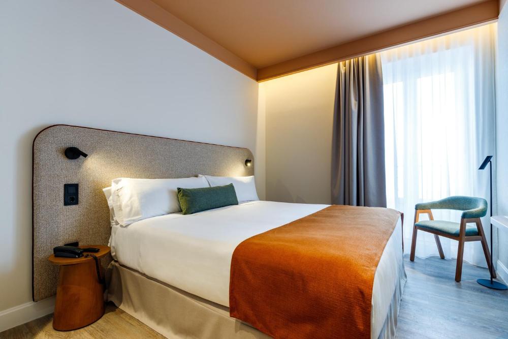 Double or Twin Room (1-2 Adults) interior